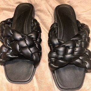 Vionic braided slides size 8